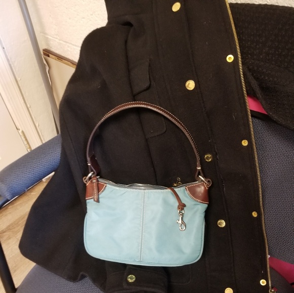 Dooney and Bourke nylon bag - Picture 2 of 8